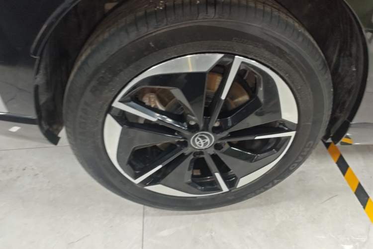 Used Toyota BZ 3X 2025 520 Pro+ LiDAR Edition Right Rear Wheel Hub