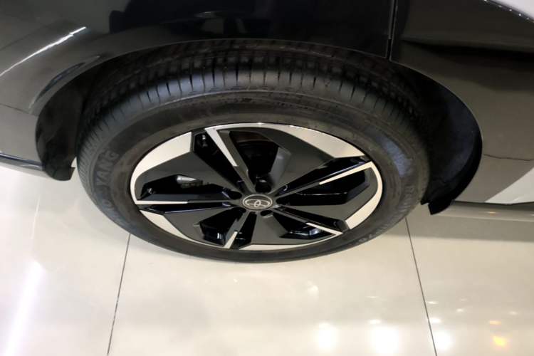 Used Toyota BZ 3X 2025 520 Pro+ LiDAR Edition Right Rear Wheel Hub