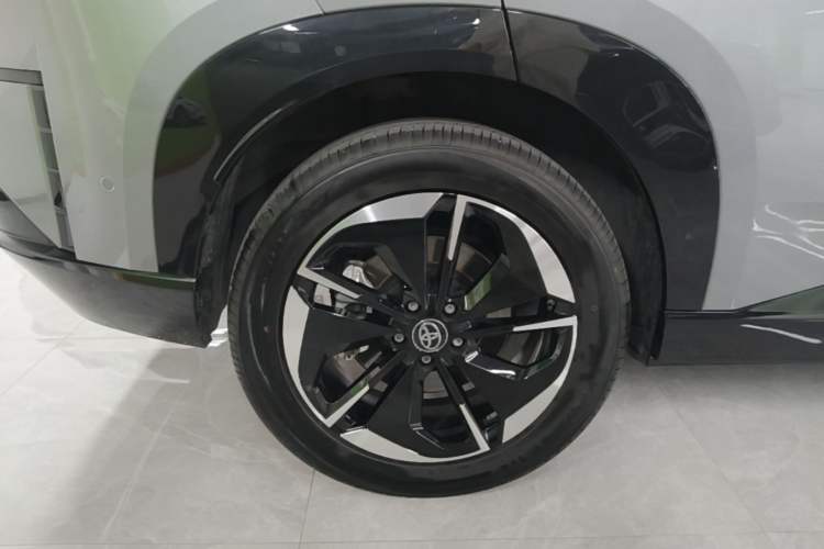 Used Toyota BZ 3X 2025 520 Pro+ LiDAR Edition Right Rear Wheel Hub
