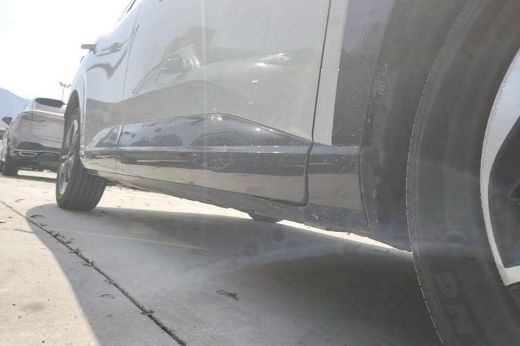 Used Toyota BZ 3X 2025 520 Pro+ LiDAR Edition Right Side Sill