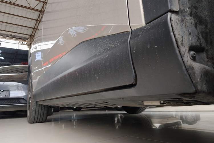 Used Toyota BZ 3X 2025 430 Air Right Side Sill