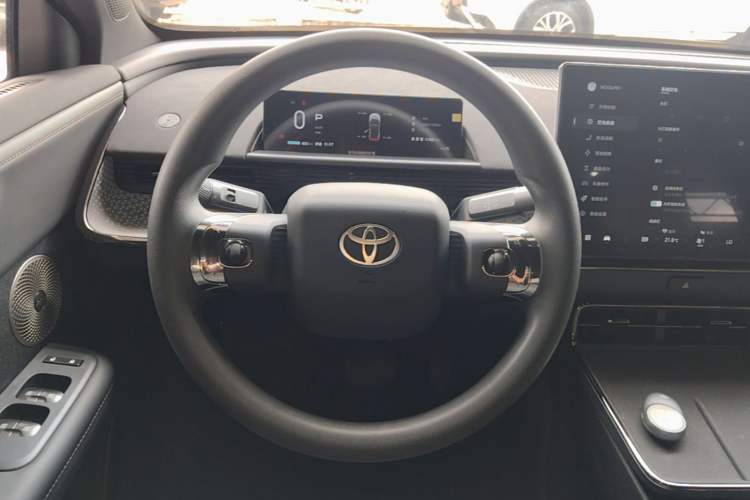 Used Toyota BZ 3X 2025 430 Air Steering Wheel