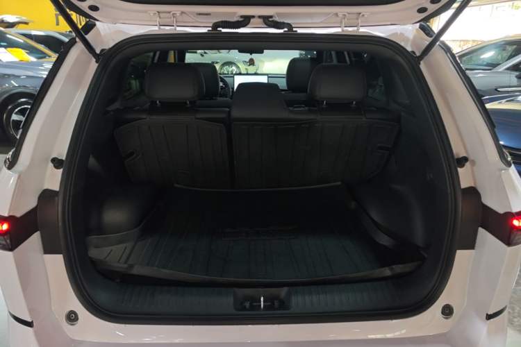 Used Toyota BZ 3X 2025 520 Pro LiDAR Edition Trunk