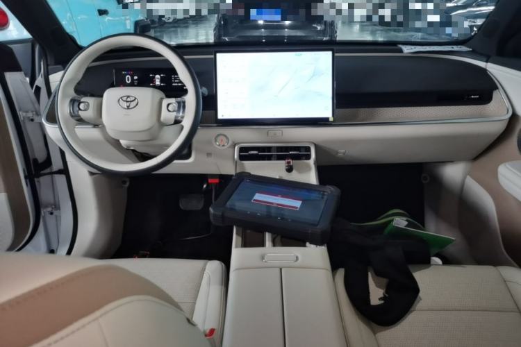 Used Toyota BZ 3X 2025 520 Pro Center Console