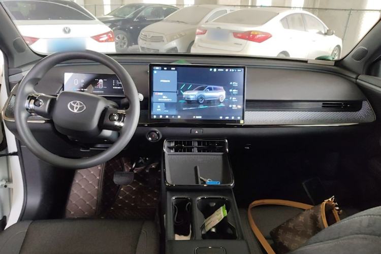 Used Toyota BZ 3X 2025 430 Air Center Console