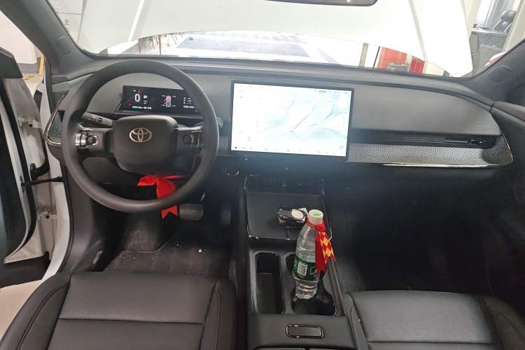 Used Toyota BZ 3X 2025 430 Air+ Center Console
