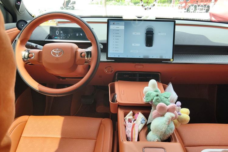 Used Toyota BZ 3X 2025 610 Max Center Console