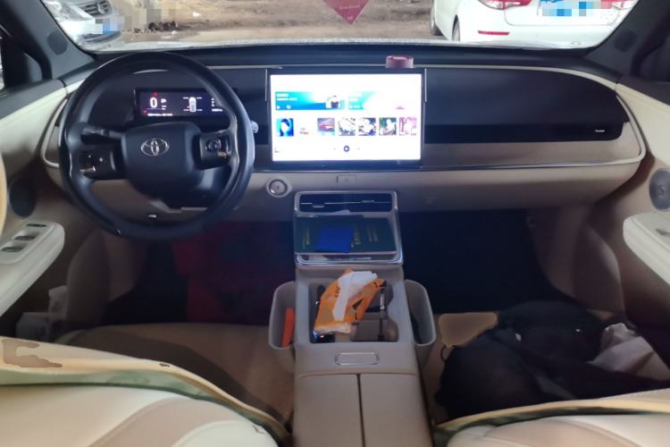 Used Toyota BZ 3X 2025 430 Air+ Center Console