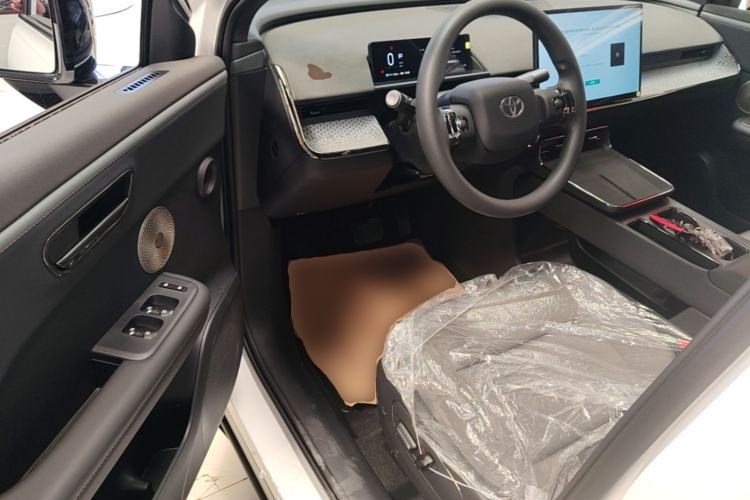 Used Toyota BZ 3X 2025 430 Air Driver Seat