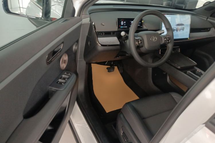 Used Toyota BZ 3X 2025 520 Pro Driver Seat