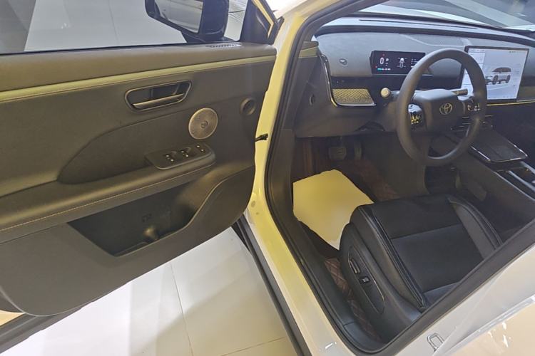 Used Toyota BZ 3X 2025 430 Air Driver Seat