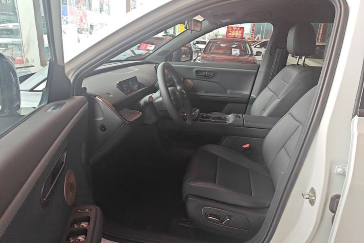 Used Toyota BZ 3X 2025 520 Pro Driver Seat