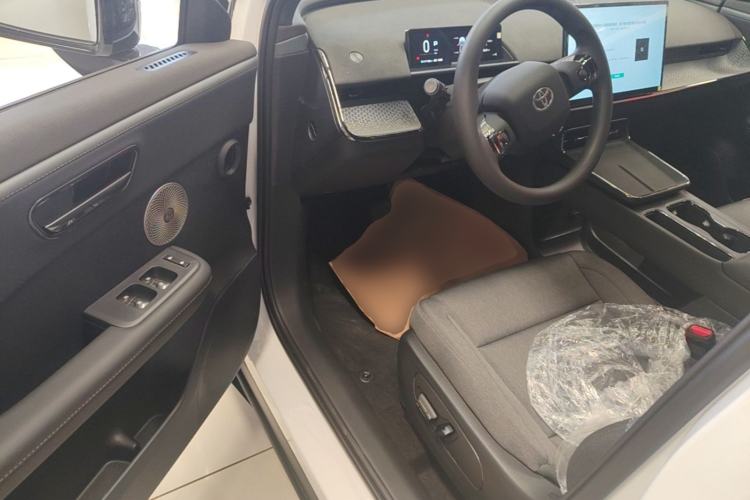Used Toyota BZ 3X 2025 430 Air Driver Seat