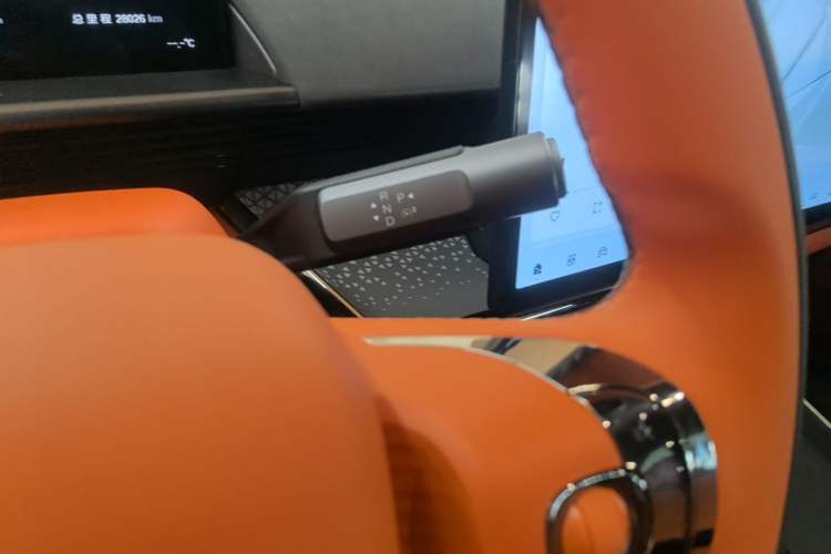 Used Toyota BZ 3X 2025 520 Pro+ LiDAR Edition Gear Lever