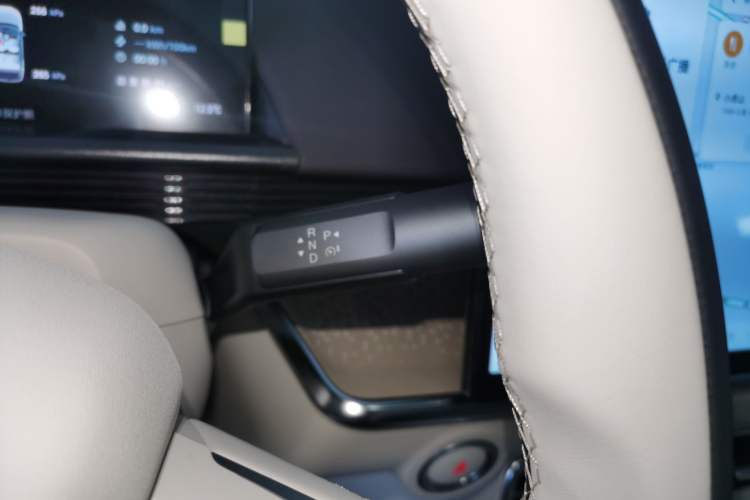Used Toyota BZ 3X 2025 520 Pro LiDAR Edition Gear Lever