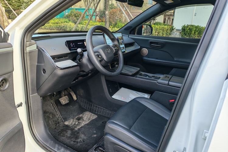 Used Toyota BZ 3X 2025 610 Max Interior 4