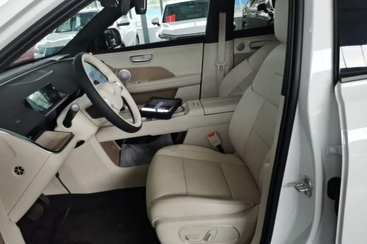 Used Toyota BZ 3X 2025 520 Pro Left Front Seat