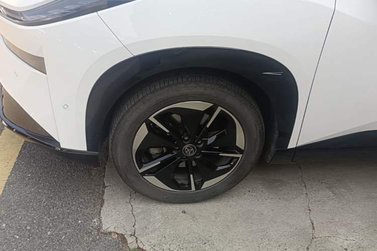 Used Toyota BZ 3X 2025 520 Pro LiDAR Edition Left Front Wheel Hub