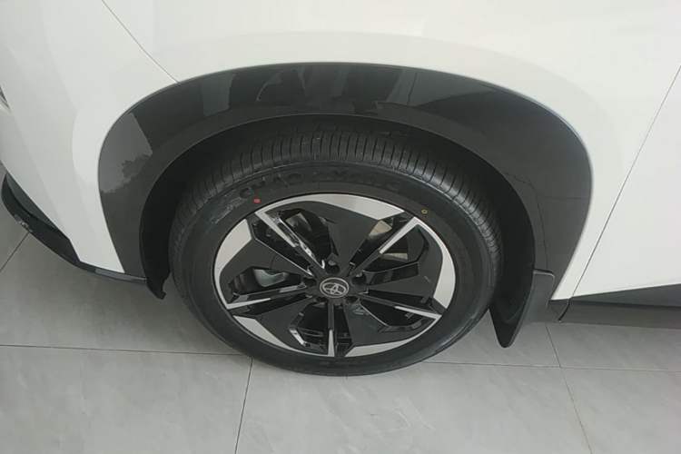 Used Toyota BZ 3X 2025 520 Pro+ Left Front Wheel Hub