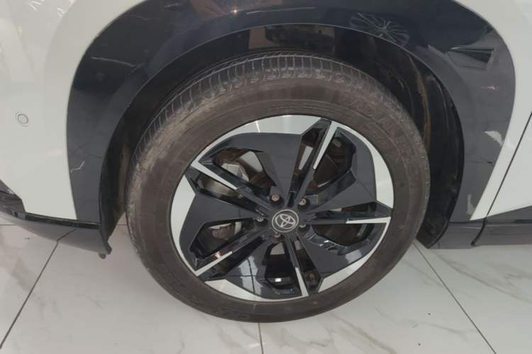 Used Toyota BZ 3X 2025 520 Pro+ LiDAR Edition Left Front Wheel Hub