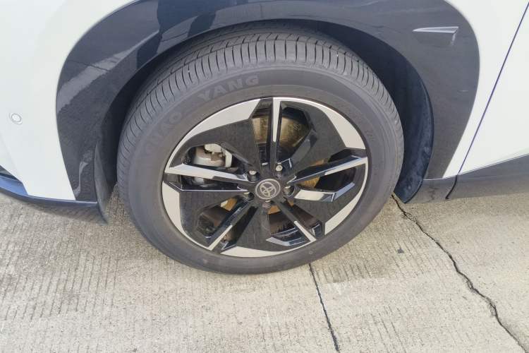 Used Toyota BZ 3X 2025 520 Pro+ LiDAR Edition Left Front Wheel Hub