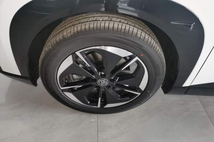 Used Toyota BZ 3X 2025 520 Pro LiDAR Edition Left Front Wheel Hub