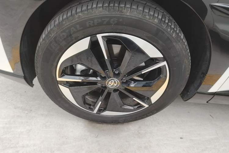 Used Toyota BZ 3X 2025 520 Pro+ LiDAR Edition Left Front Wheel Hub
