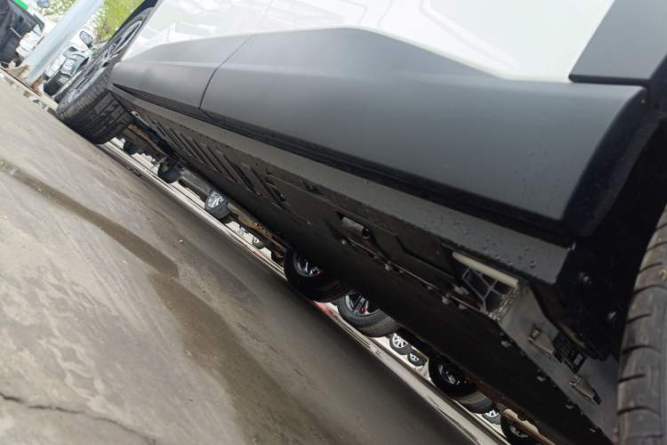 Used Toyota BZ 3X 2025 430 Air Left Side Sill
