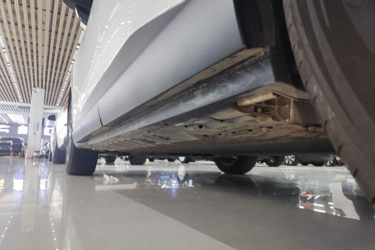 Used Toyota BZ 3X 2025 430 Air Left Side Sill