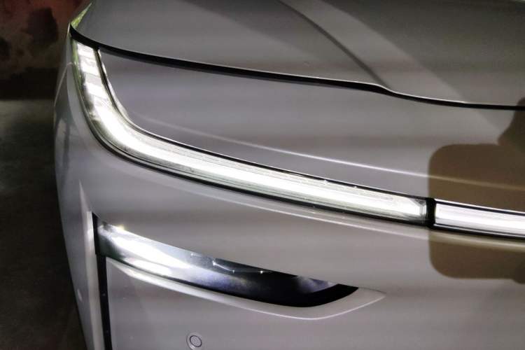 Used Toyota BZ 3X 2025 520 Pro LiDAR Edition Right Front Headlight