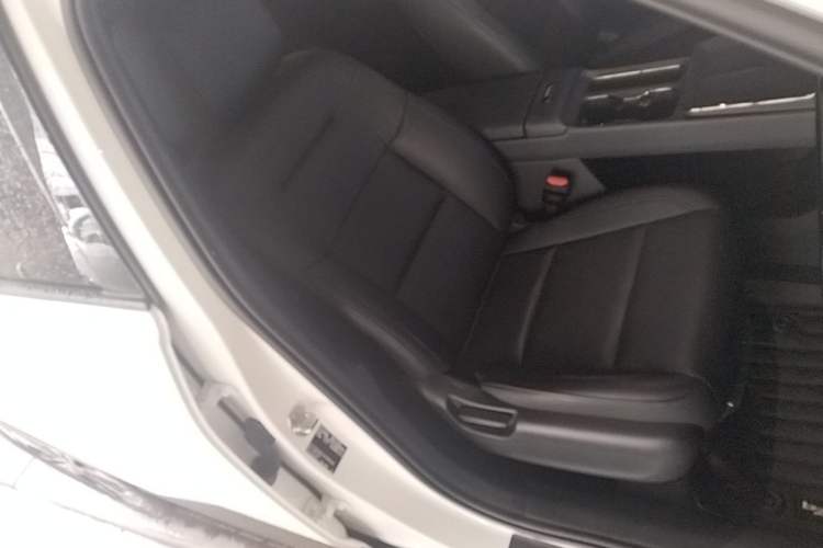 Used Toyota BZ 3X 2025 430 Air Right Front Seat