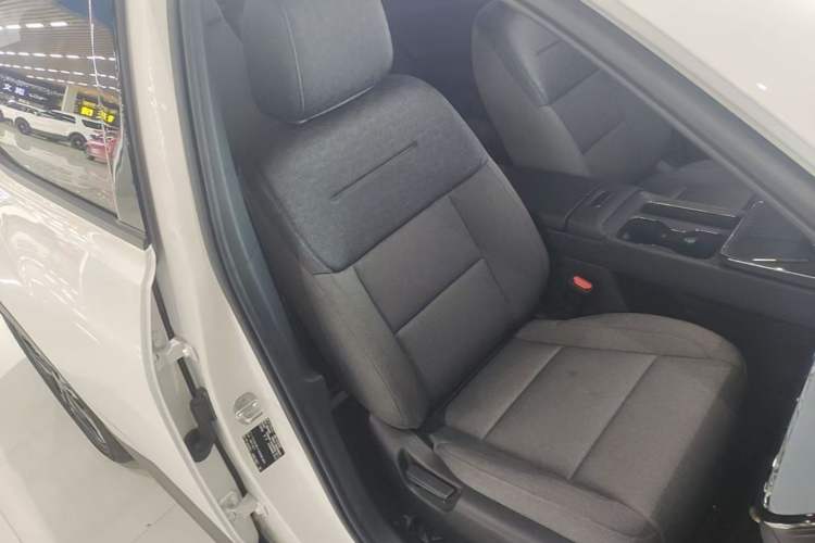 Used Toyota BZ 3X 2025 430 Air Right Front Seat