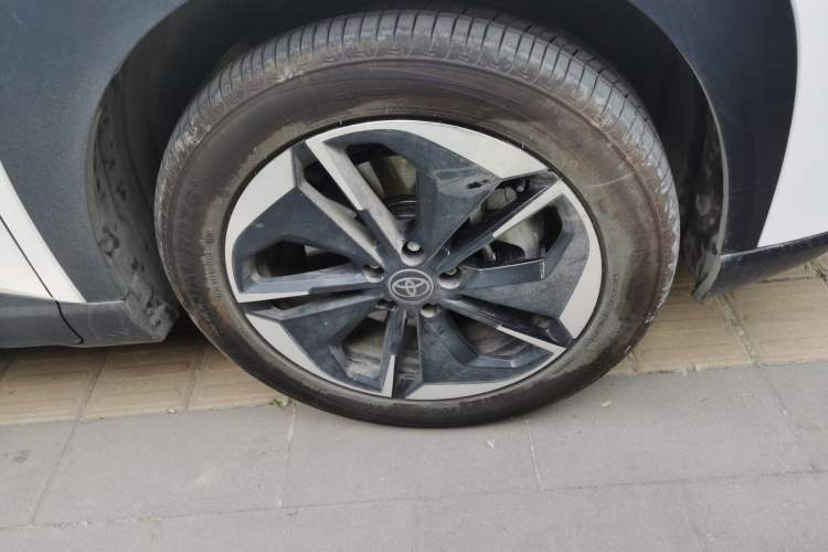 Used Toyota BZ 3X 2025 520 Pro Right Front Wheel Hub