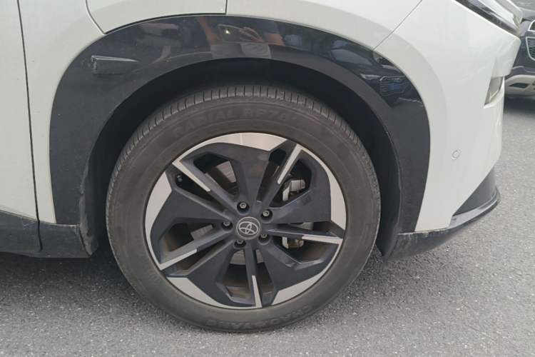 Used Toyota BZ 3X 2025 520 Pro+ LiDAR Edition Right Front Wheel Hub