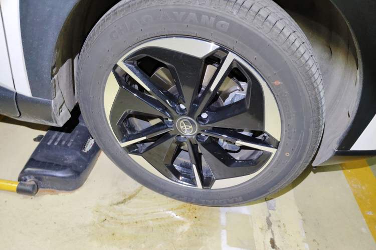 Used Toyota BZ 3X 2025 520 Pro Right Front Wheel Hub