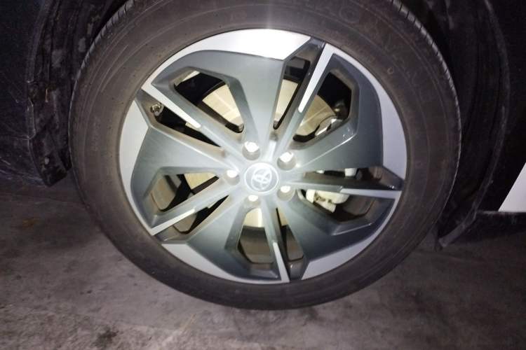 Used Toyota BZ 3X 2025 520 Pro+ Right Front Wheel Hub