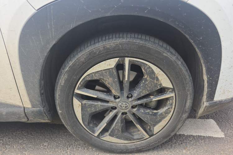Used Toyota BZ 3X 2025 520 Pro Right Front Wheel Hub