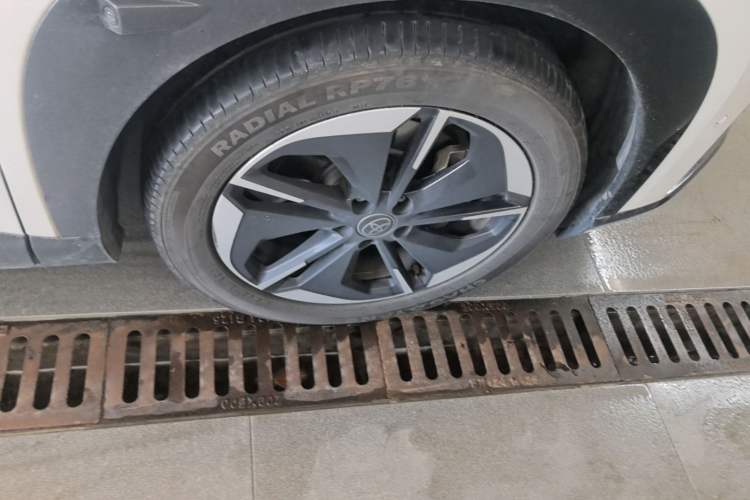 Used Toyota BZ 3X 2025 520 Pro+ LiDAR Edition Right Rear Wheel Hub