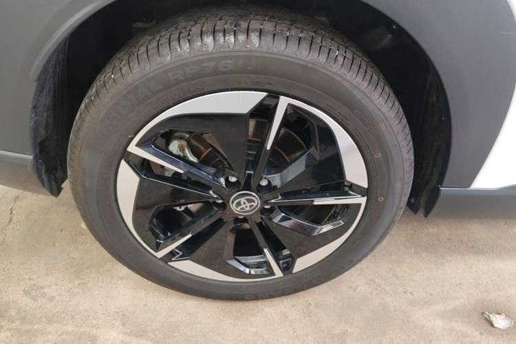 Used Toyota BZ 3X 2025 430 Air Right Rear Wheel Hub