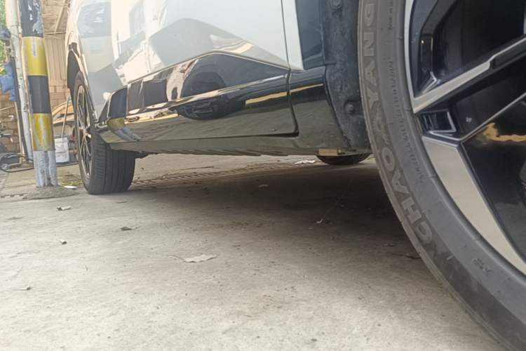 Used Toyota BZ 3X 2025 520 Pro LiDAR Edition Right Side Sill