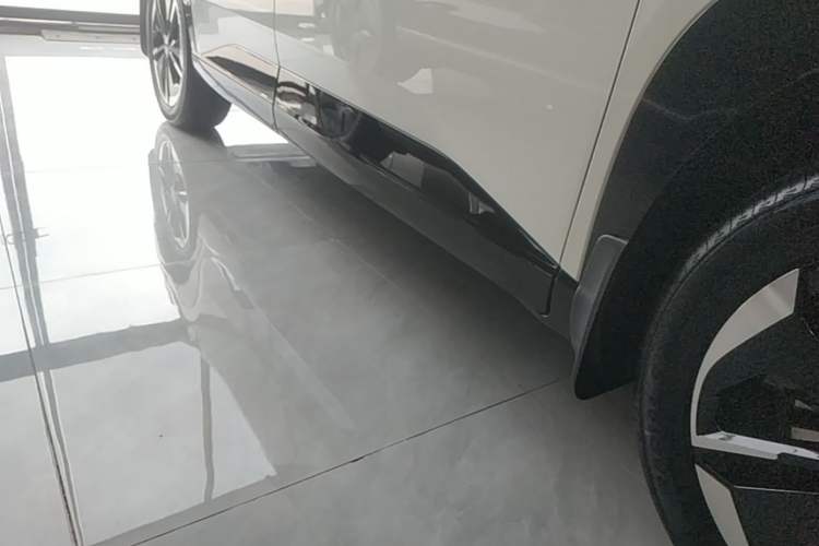 Used Toyota BZ 3X 2025 520 Pro+ Right Side Sill
