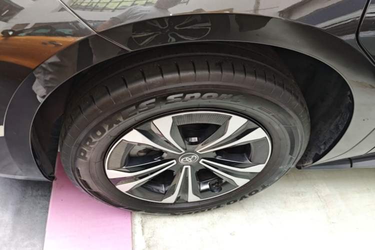 Used Toyota BZ 4X 2024 615 PRO Edition Left Front Wheel Hub