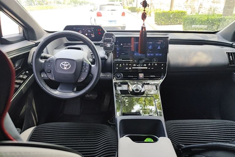 Used Toyota BZ 4X 2024 615 PRO Edition Center Console