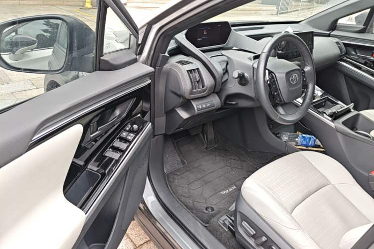 Used Toyota BZ 4X 2024 615 PRO Edition Driver Seat