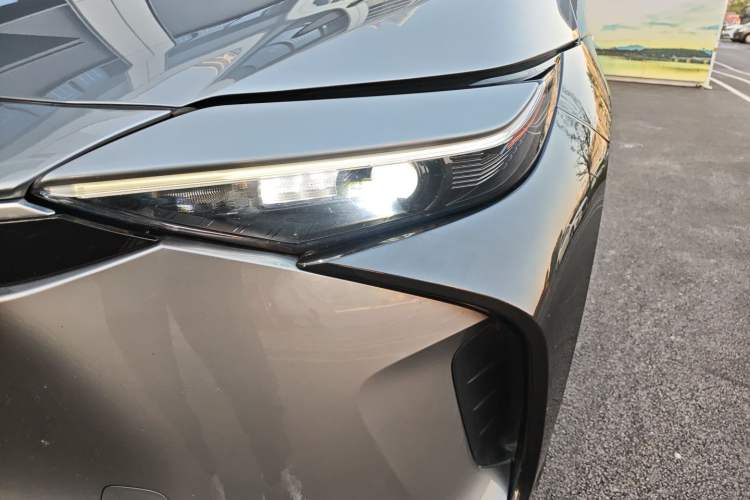 Used Toyota BZ 4X 2024 615 AIR Edition Left Front Headlight