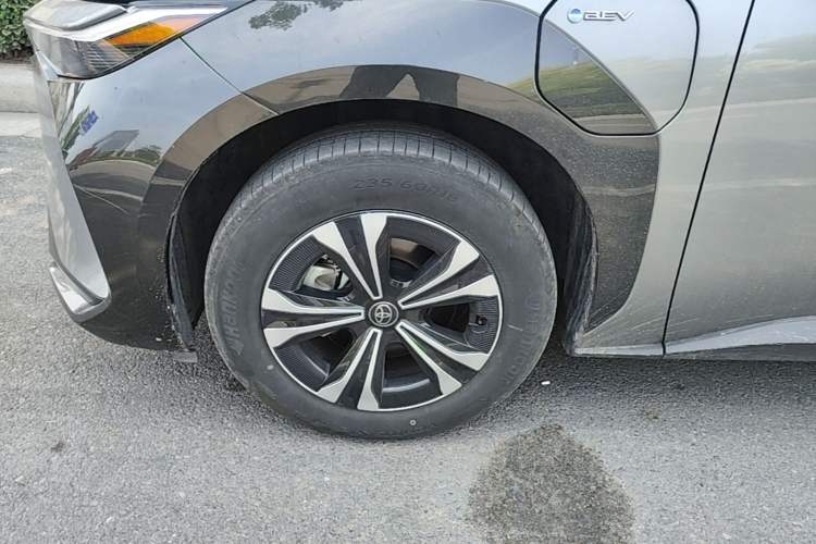 Used Toyota BZ 4X 2024 615 PRO Edition Left Front Wheel Hub