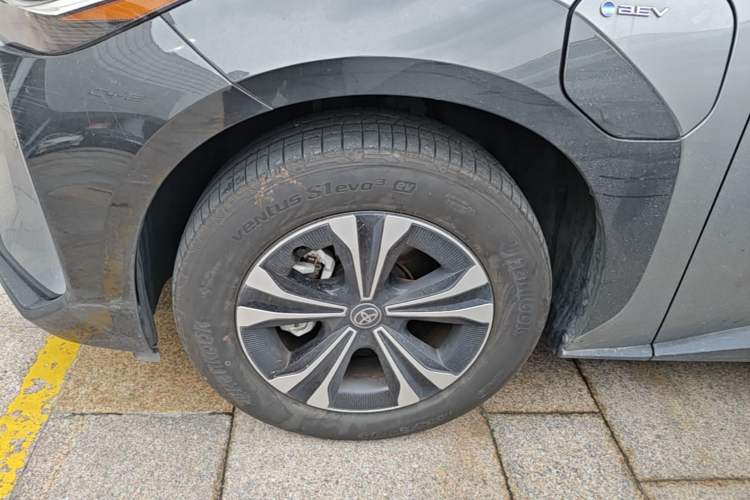 Used Toyota BZ 4X 2024 615 PRO Edition Left Front Wheel Hub