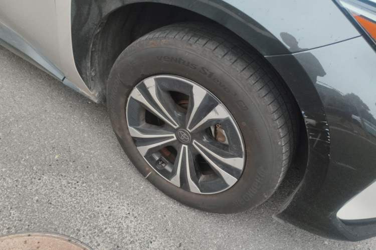 Used Toyota BZ 4X 2024 615 PRO Edition Right Front Wheel Hub