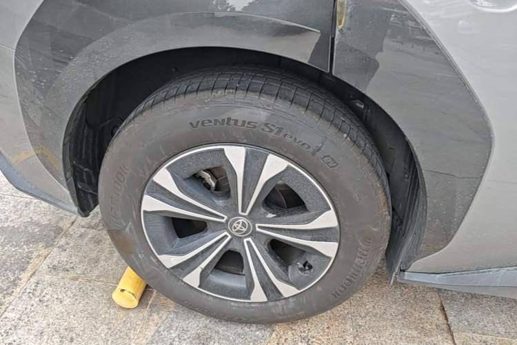 Used Toyota BZ 4X 2024 615 PRO Edition Right Rear Wheel Hub