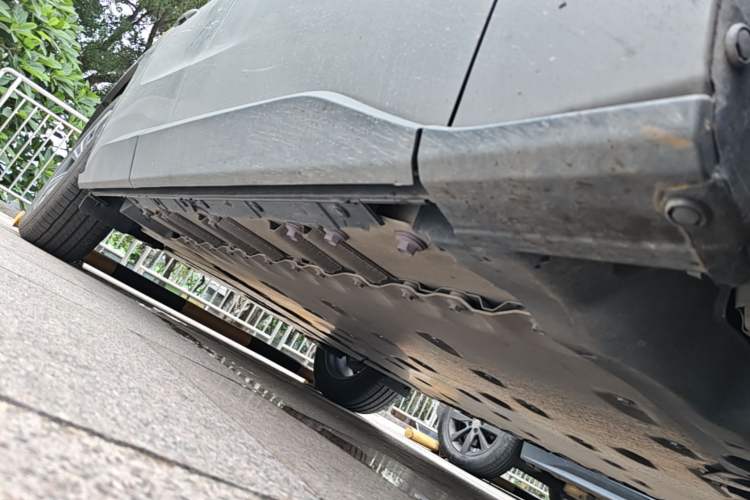 Used Toyota BZ 4X 2024 615 PRO Edition Right Side Sill